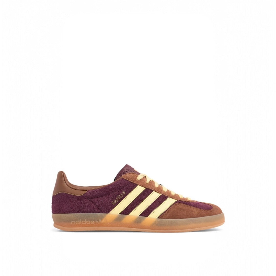 Gazelle maroon little y